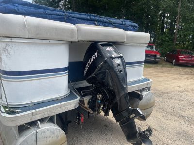 1999 20' Sweetwater 40hp Mercury 4 stroke