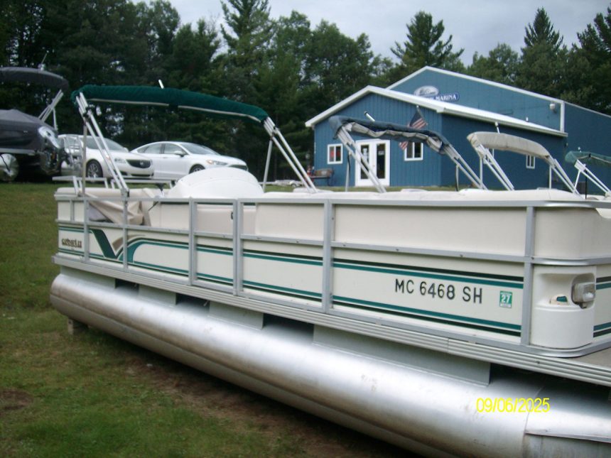 2000 25' CrestII 50hp Merc