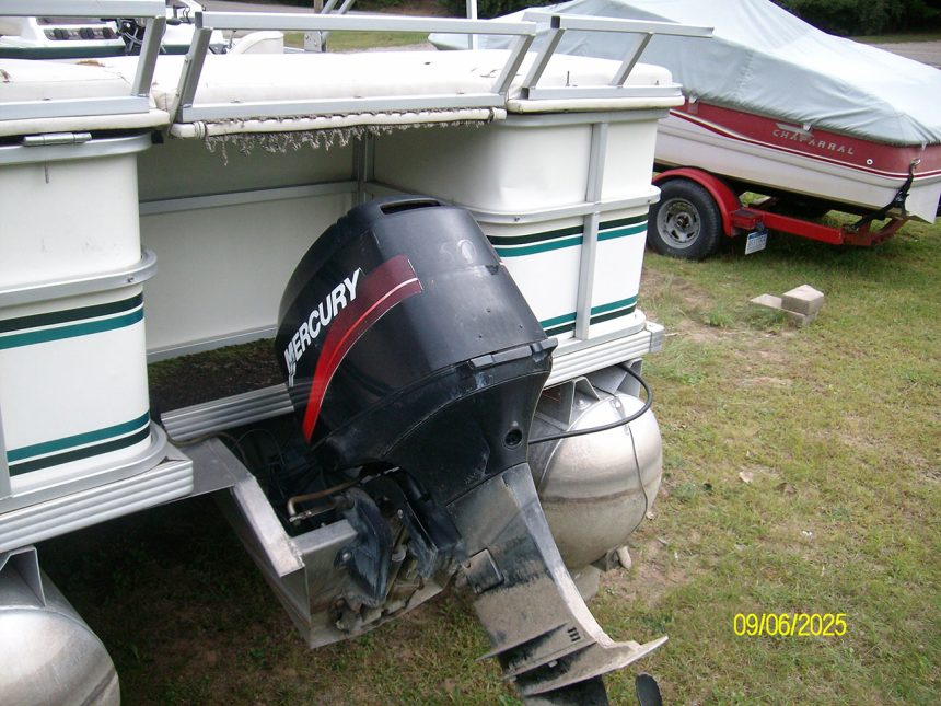 2000 25' CrestII 50hp Merc