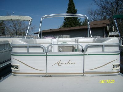 2007 22' Avalon 50hp Yamaha 4 Stroke