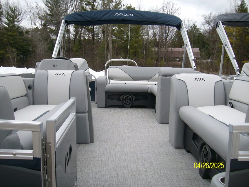 2025 17' VTX Cruise 50hp Honda