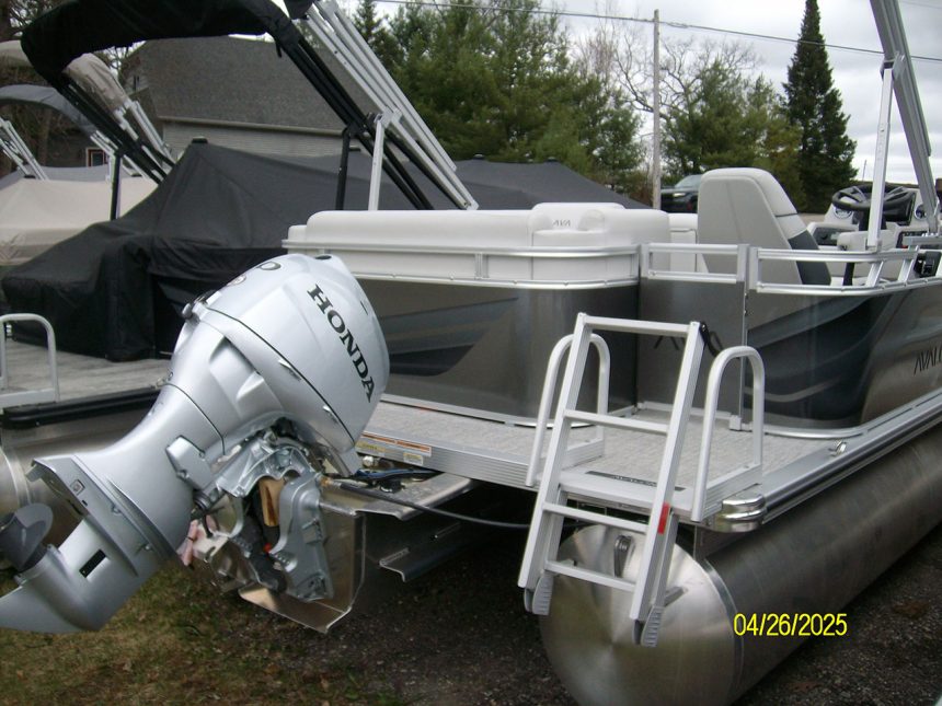 2025 17' VTX Cruise 50hp Honda