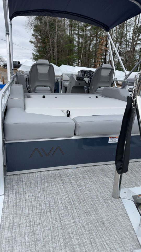 2026 21' Ven Rear Bench 115hp Honda Blue