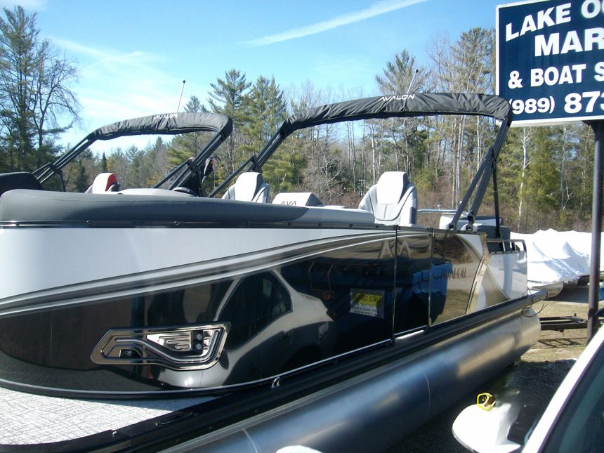 2026 23' LSZ QL Tri Toon 250hp Honda Charcoal